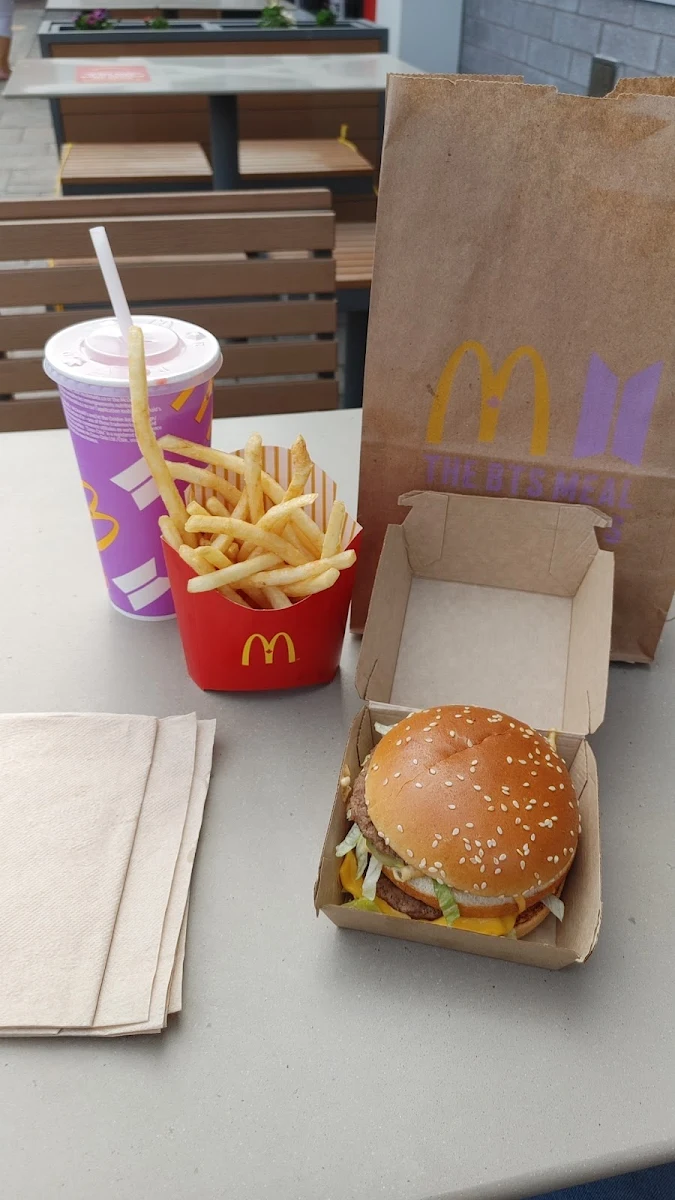 Cheeseburger with Fries, McDonald's