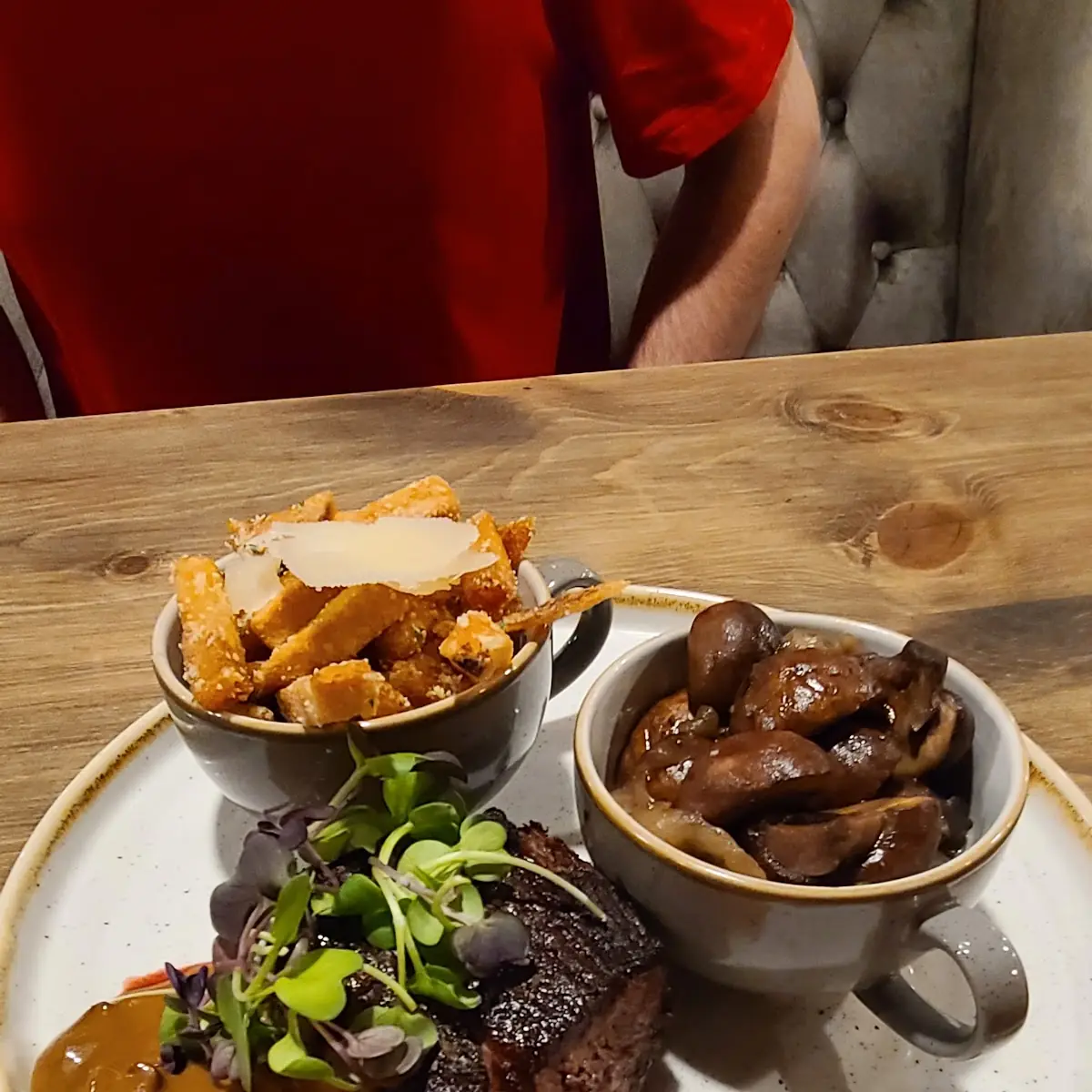 Filet Mignon Brodo, Barnwood Restaurant
