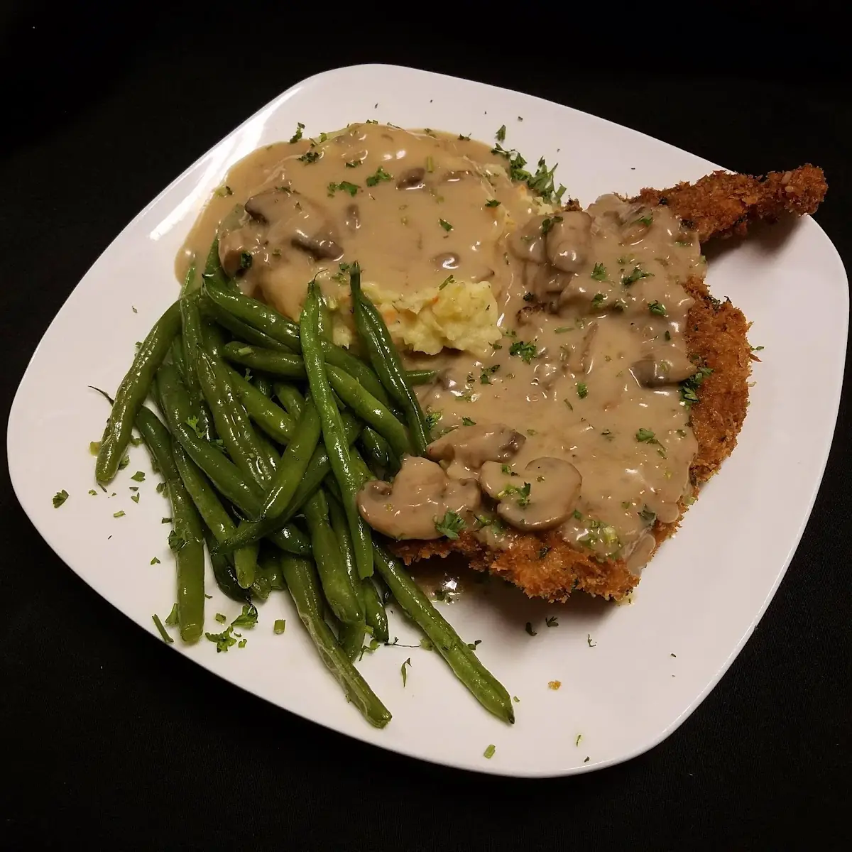 Beef Schnitzel with Mashed Potatoes