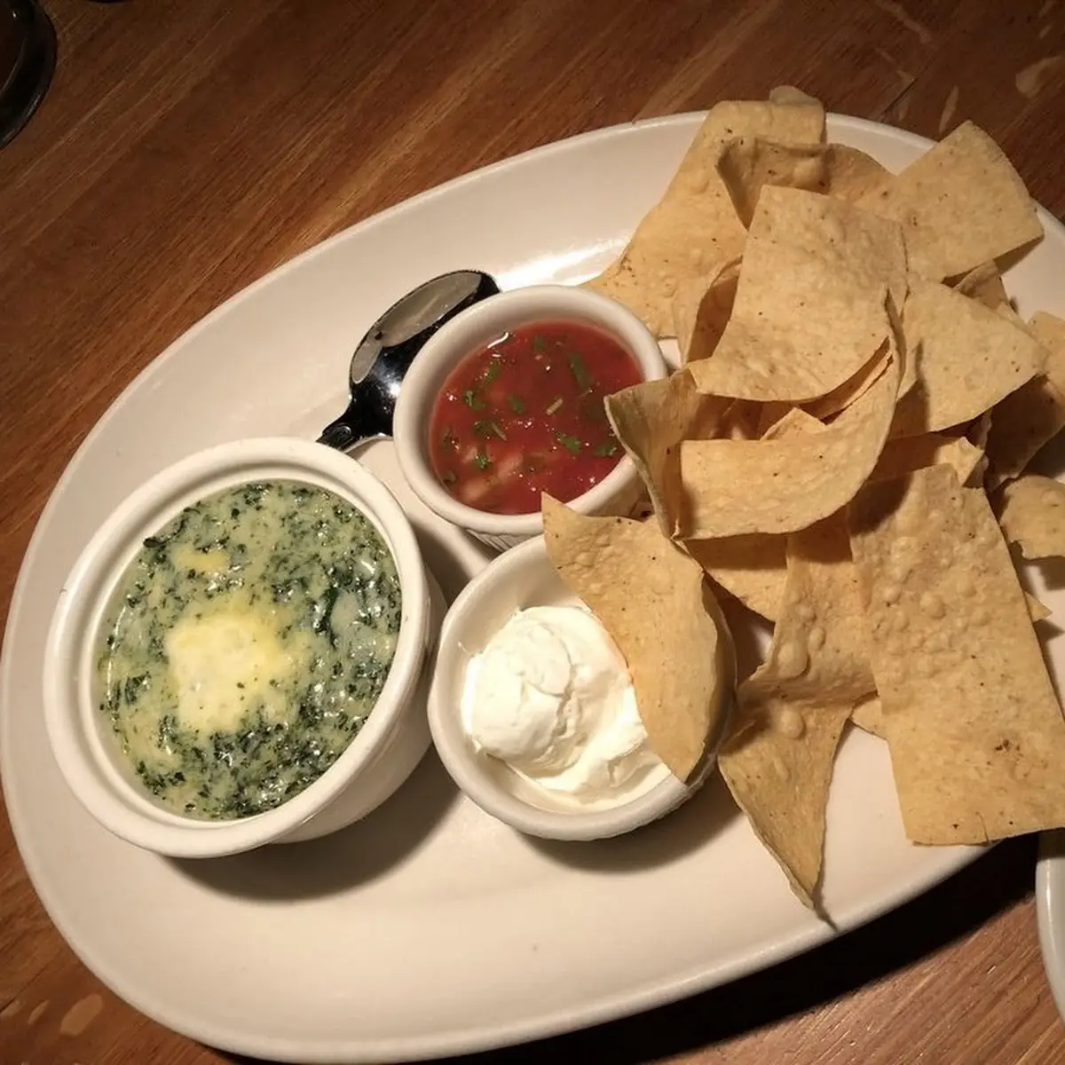 Creamy Spinach Artichoke Dip with Chips