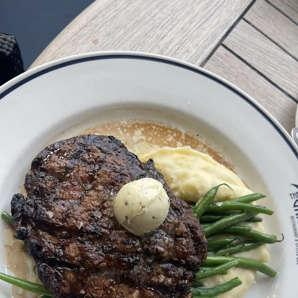 Filet Mignon with Whipped Mashed Potatoes