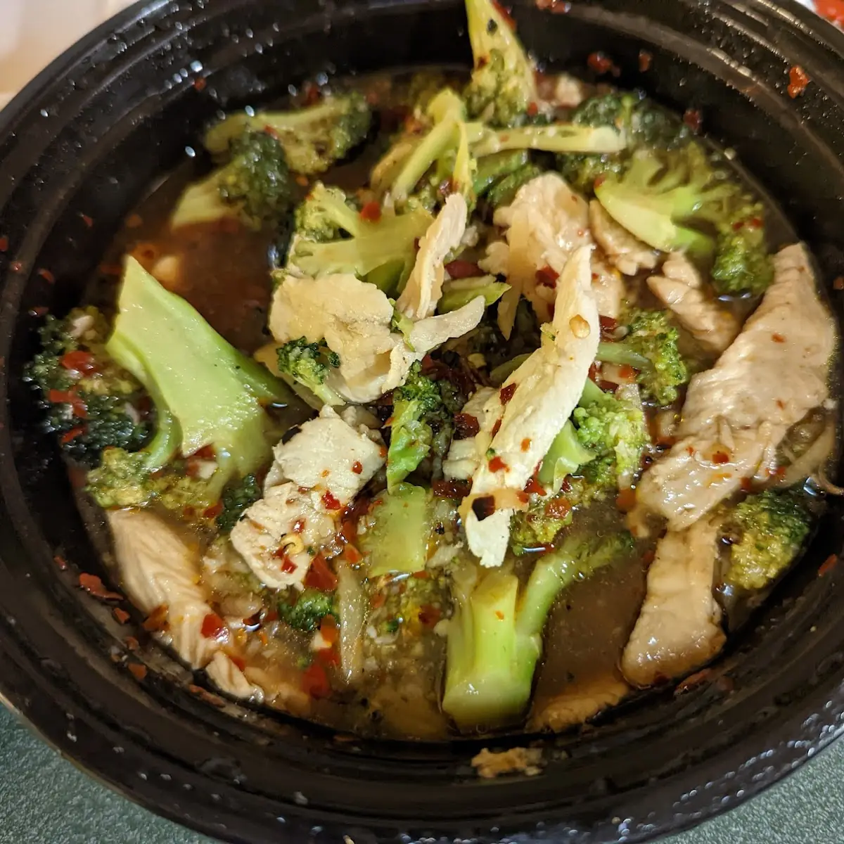 Pad Broccoli Ginger Chicken