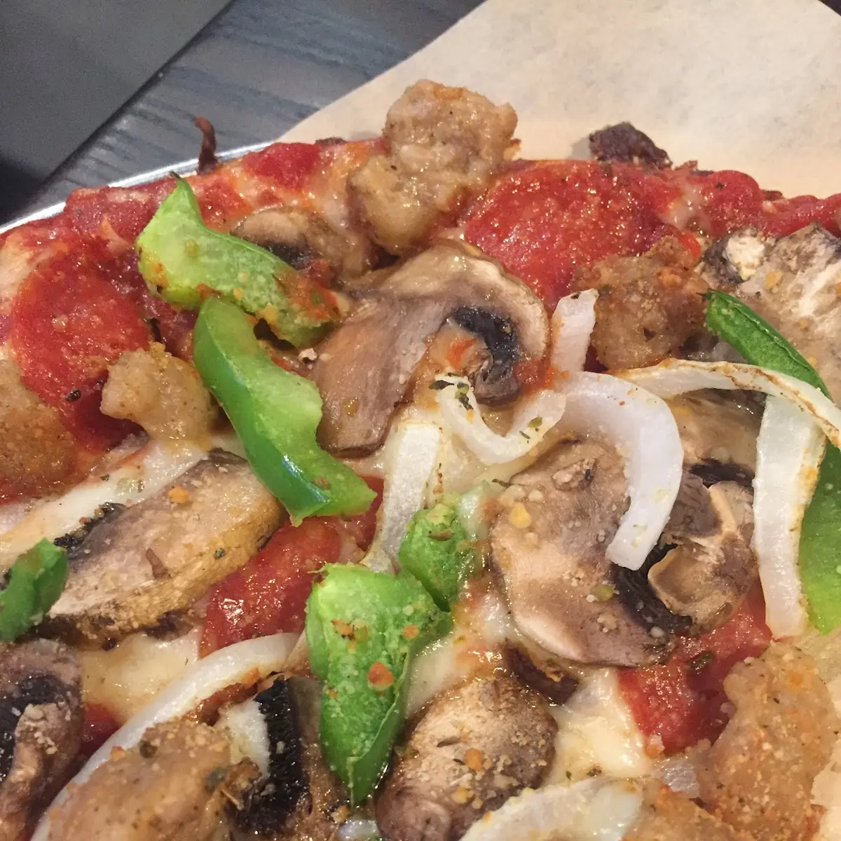 Deluxe Pizza