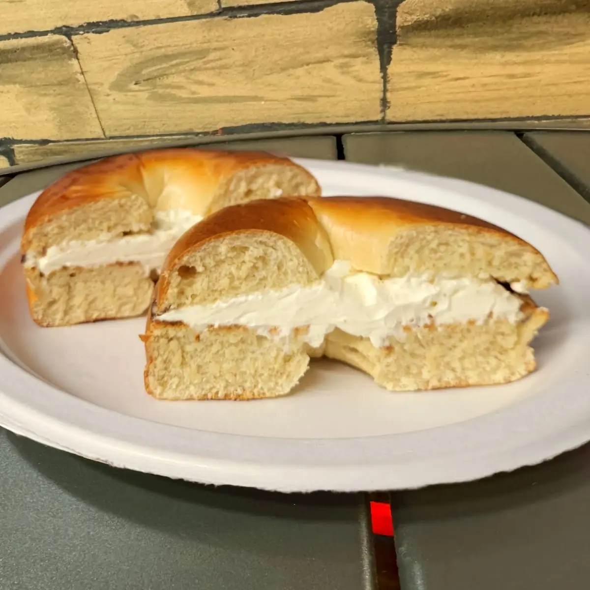 Bagel Plain Cream Cheese