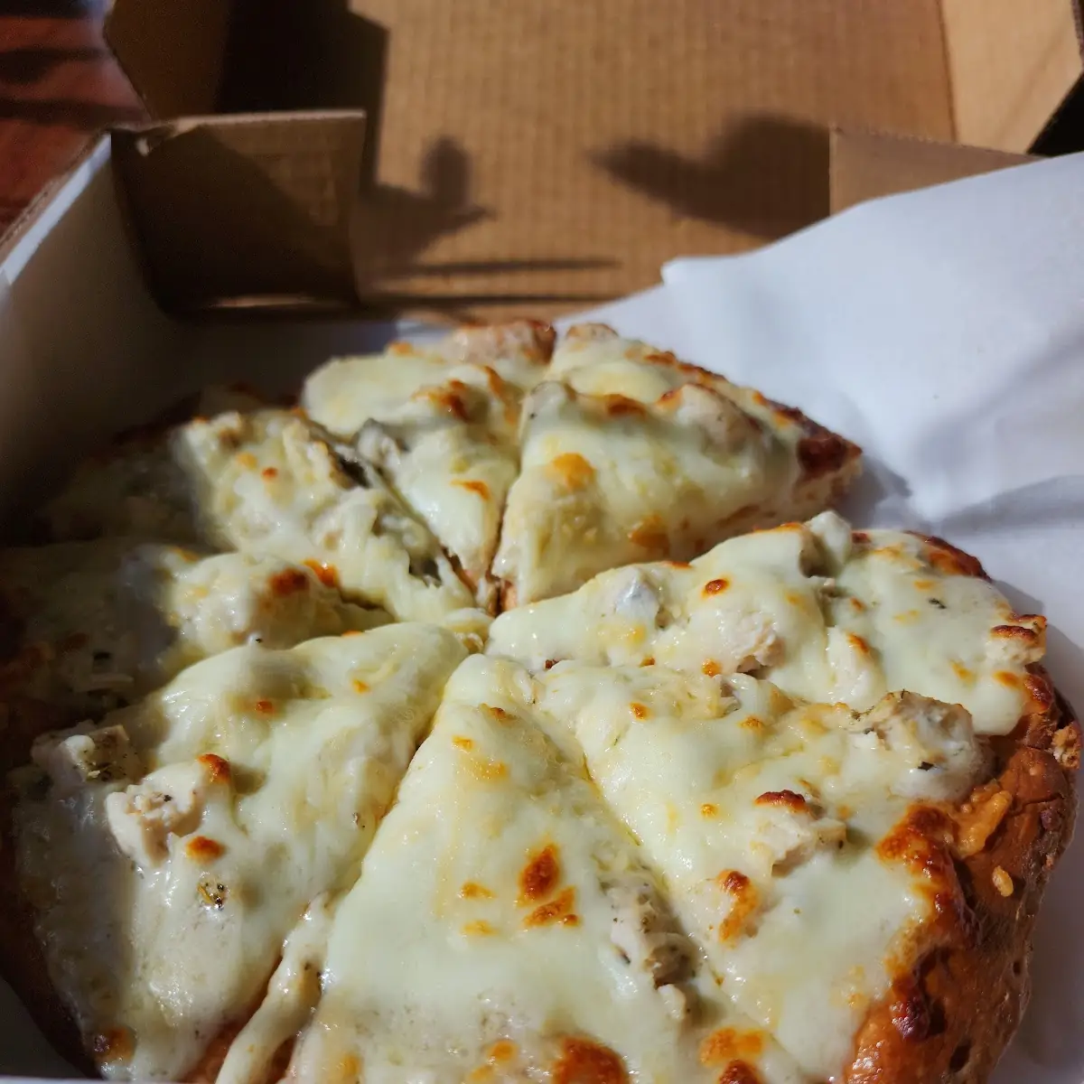 Chicken Alfredo Pizza
