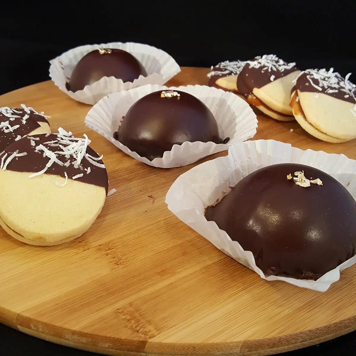 Alfejores and Flourless Cake Bombs