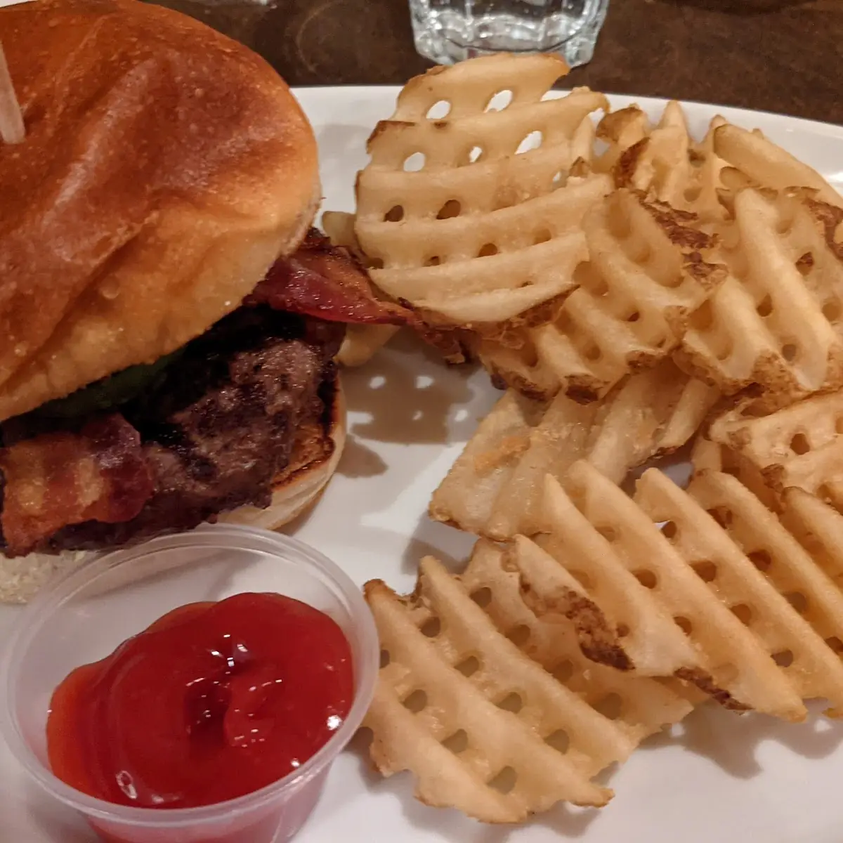 Avocado Bacon Burger, Tir Nan Og