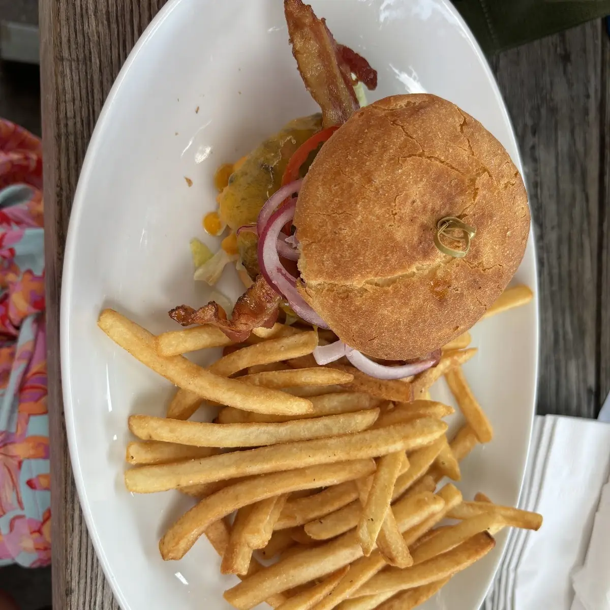Bacon Cheeseburger with Gluten Free Bun and Fries, Tir Nan Og
