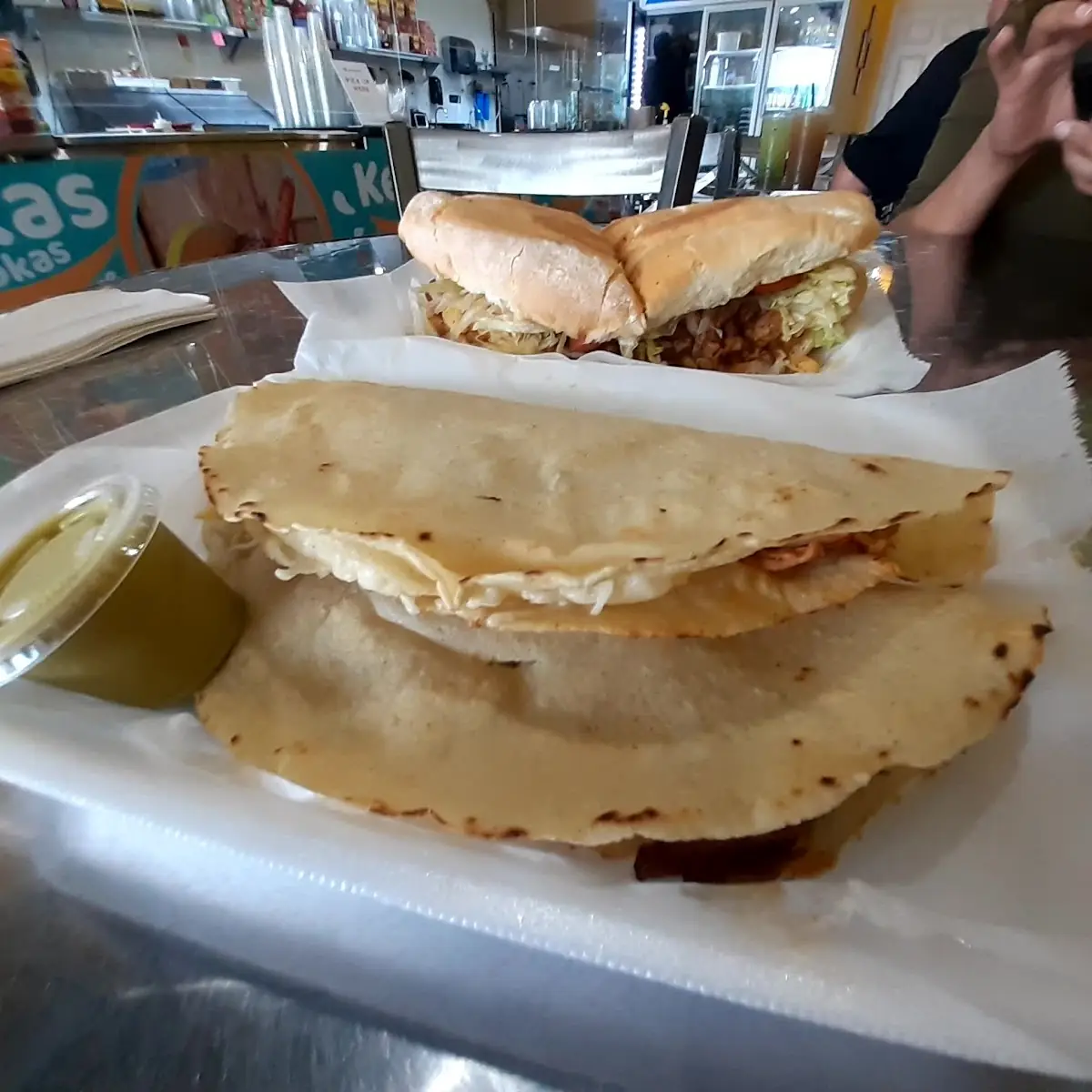 Quesadilla Combo Agua Fresca