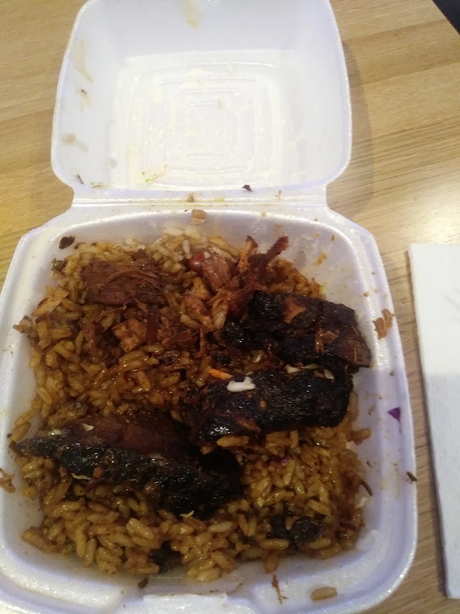 Roywoods Sampler Jerk Chicken Oxtail Mac and Cheese Rice & Peas and Plantain