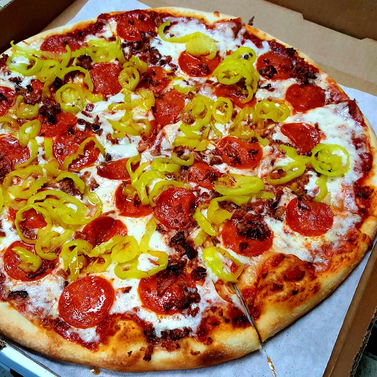 Hand Tossed Round Pizza