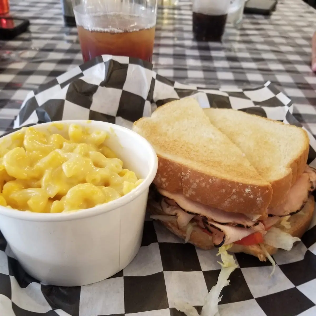 Turkey Sandwich with Mac and Cheese