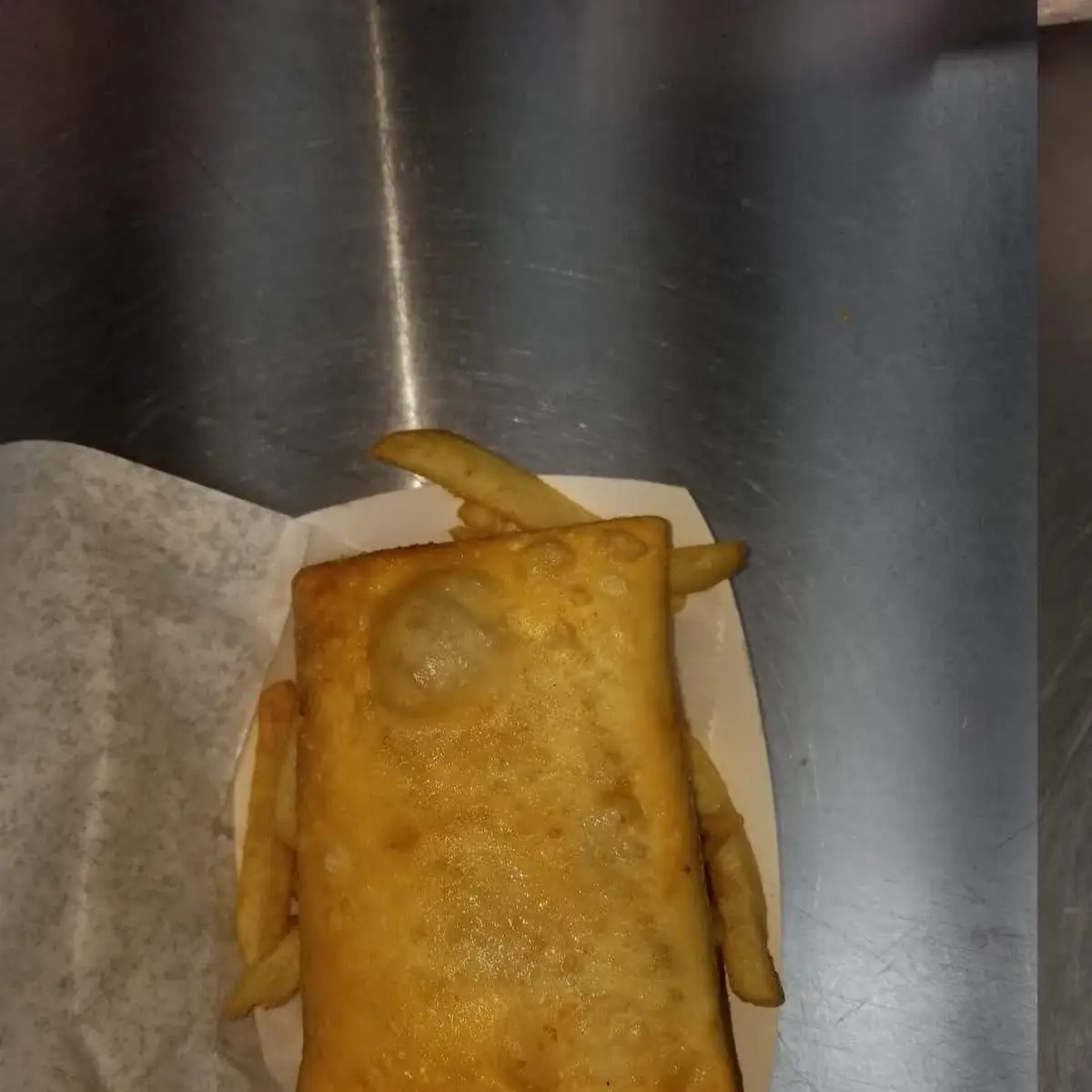 2 pizza puffs with fries