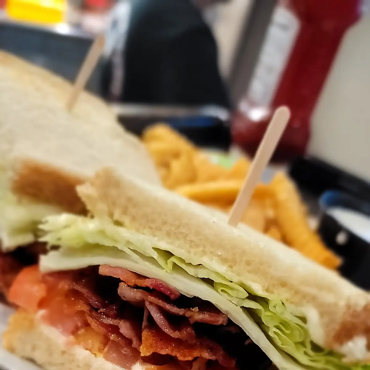 Bacon Lettuce Tomato Sandwich