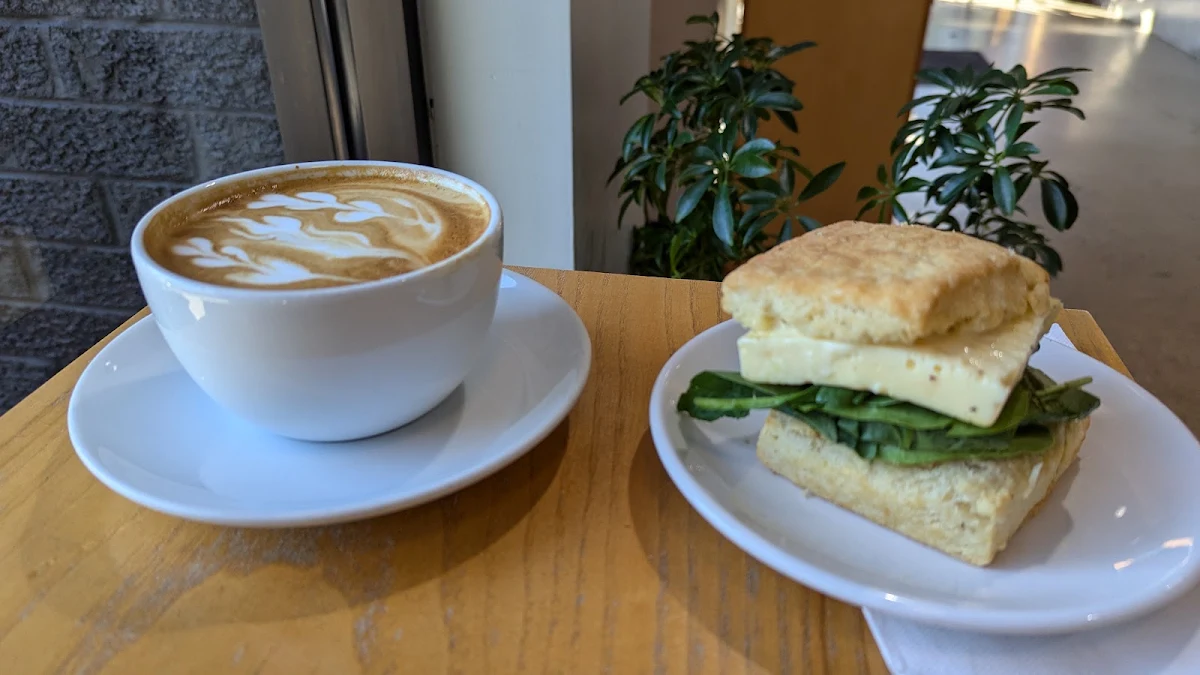 1 Breakfast Sandwich Egg Avocado Spinach Pepper Jack