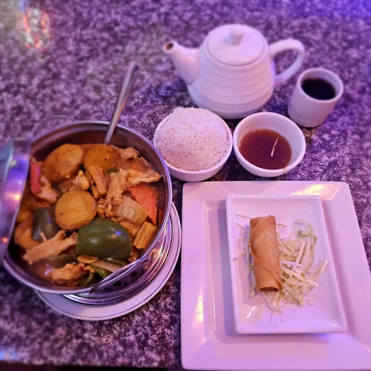 Hot Pot Chicken Curry with Rice