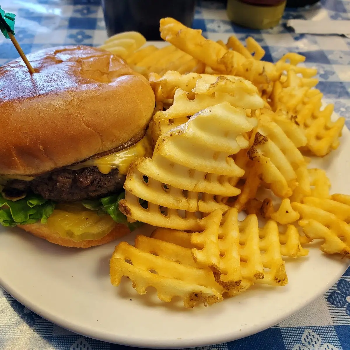 Hamburger with Waffle Fries