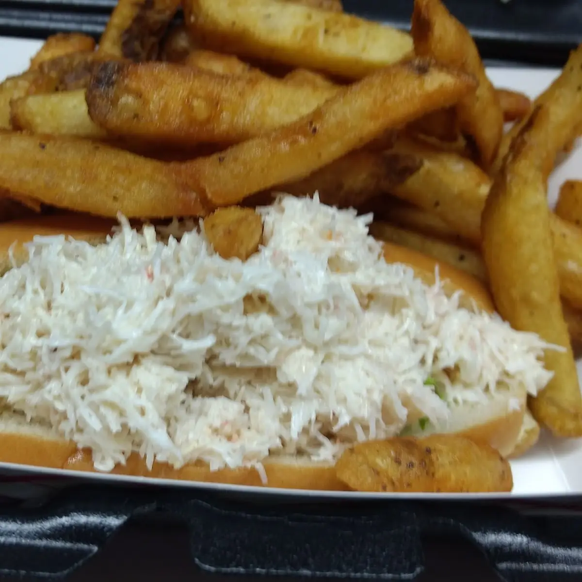 Fresh Maine Crab Roll with Fries