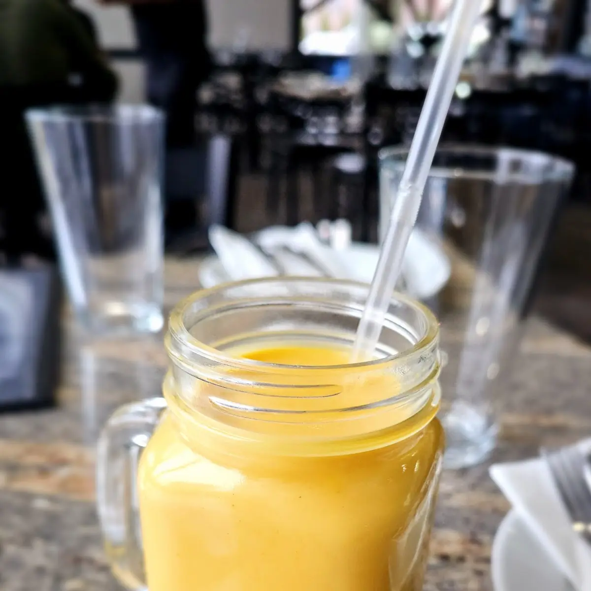 MANGO LASSI