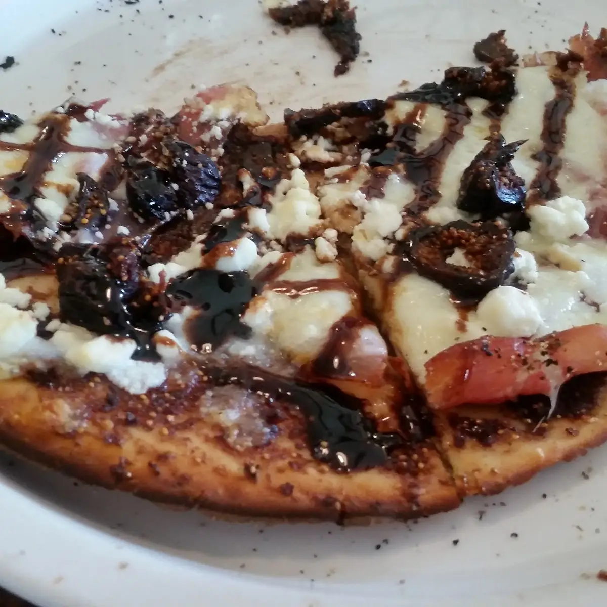 Fig and Prosciutto Pizza