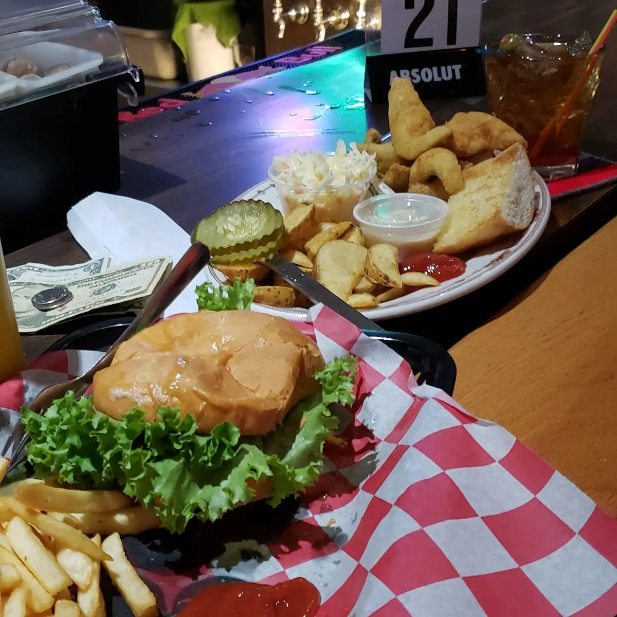 Cheese Burger & Fish Fry