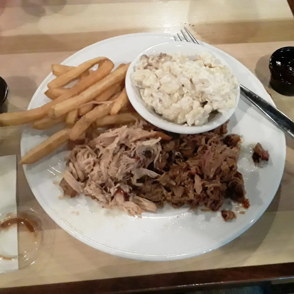 Pulled Pork & Chicken with Fries and Smoked Mac&Cheese