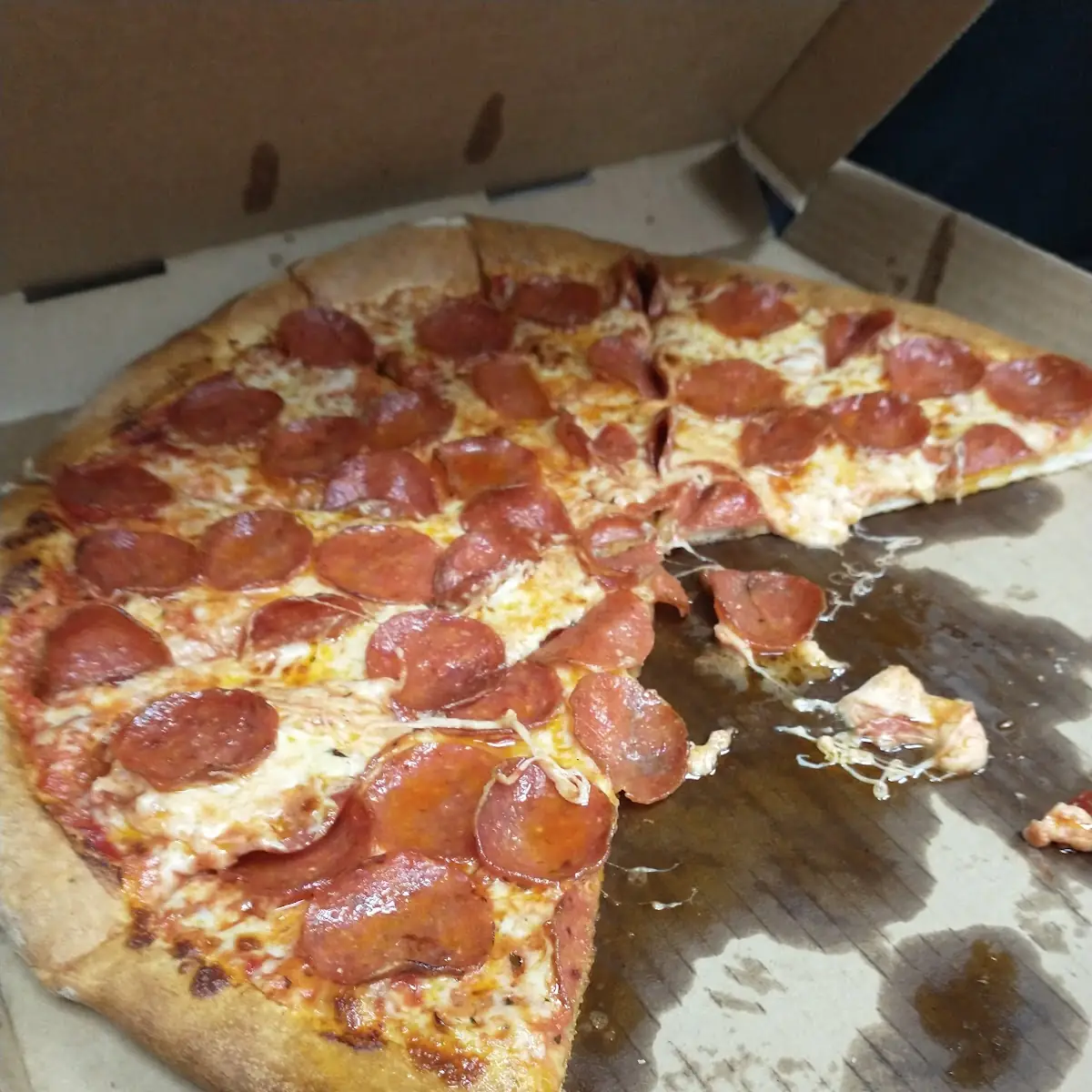 Large Pepperoni Pizza