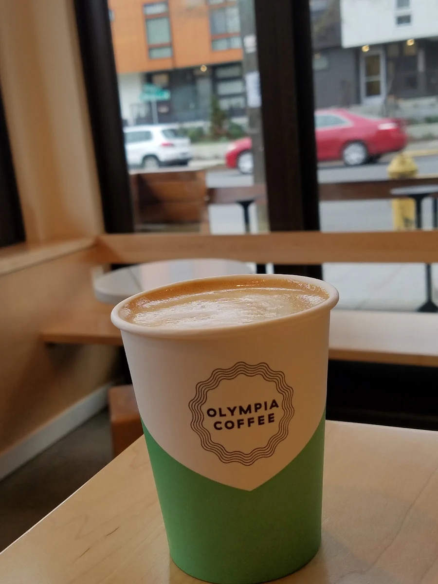8 Oz Almond Milk Latte