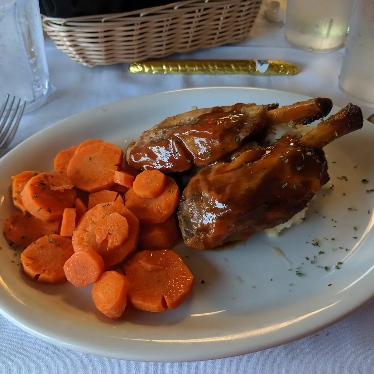 BBQ Style Ribs with Glazed Carrots