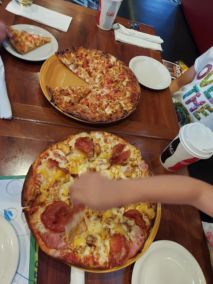 Thai Chicken Pizza & Myop