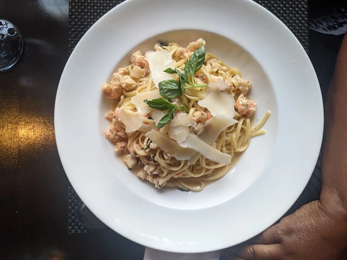 Seafood Linguine, 112 Restaurant & Lounge