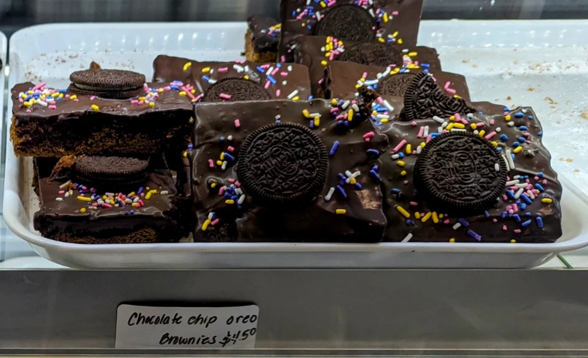 Chocolate-Chip Oreo Brownie