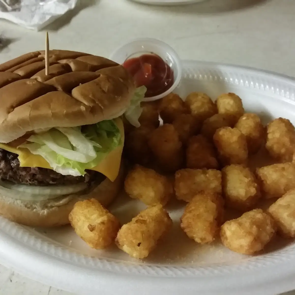 Cheeseburger with Tater Tots
