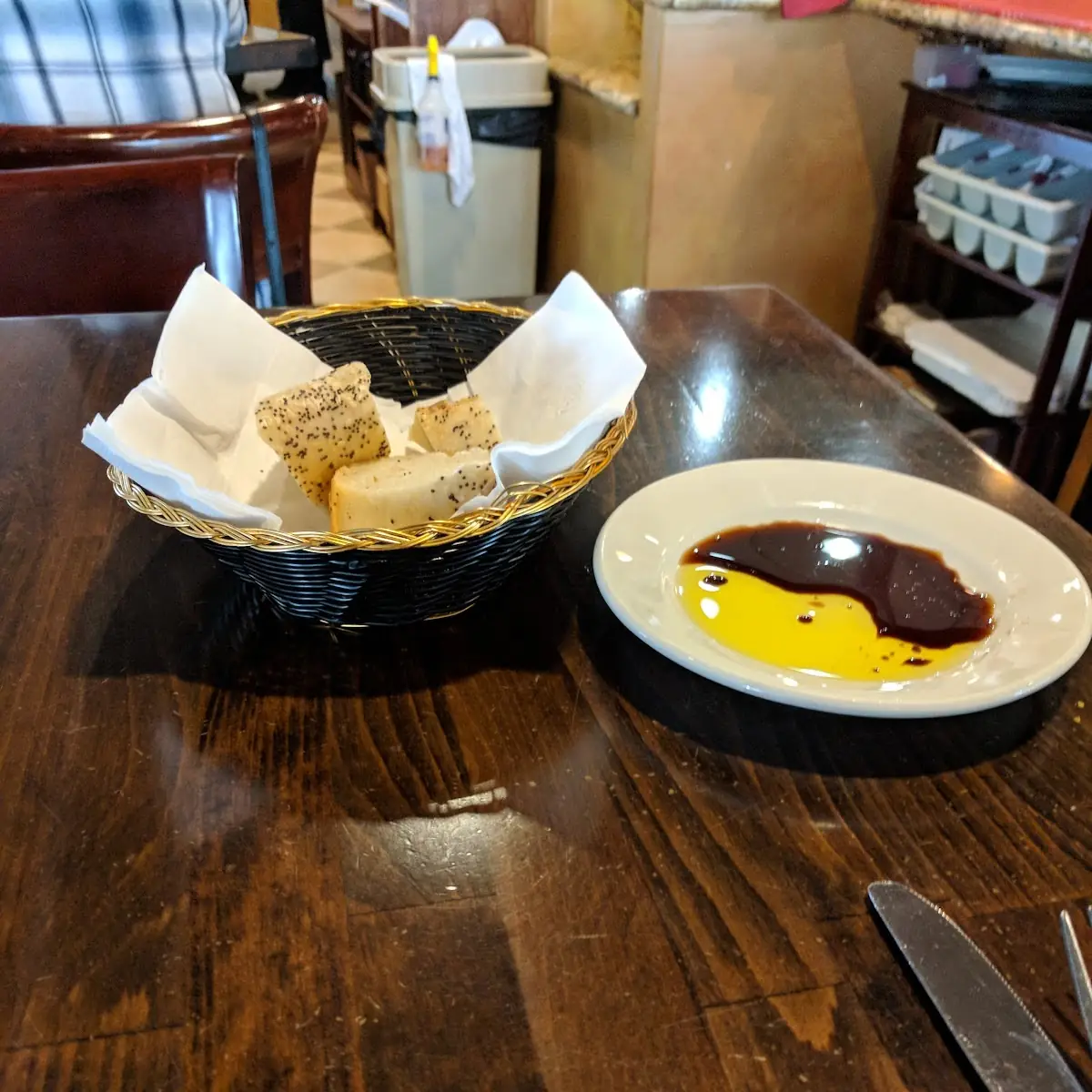 Bread with Olive Oil and Balsamic Vinegar