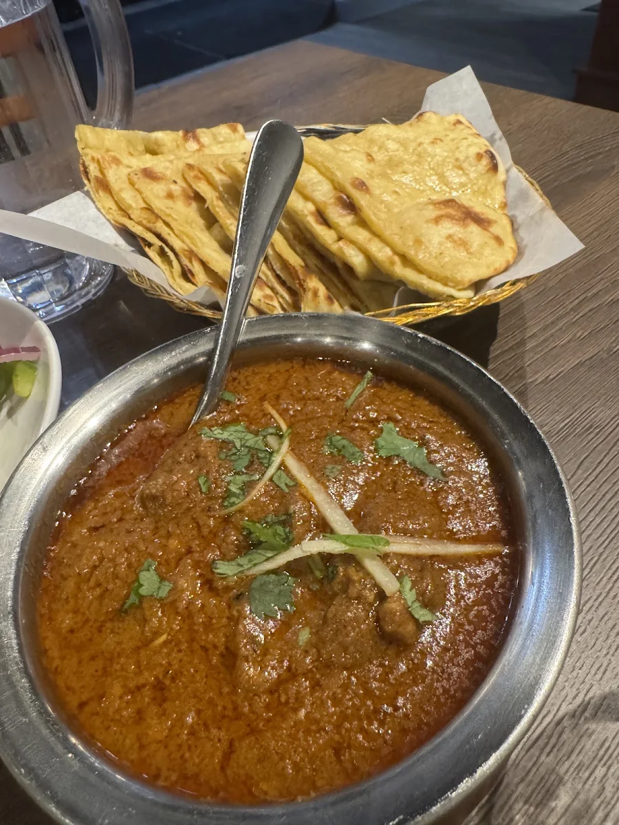 Chicken Tikka Masala and Garlic Naan, Apna Meats And Grill