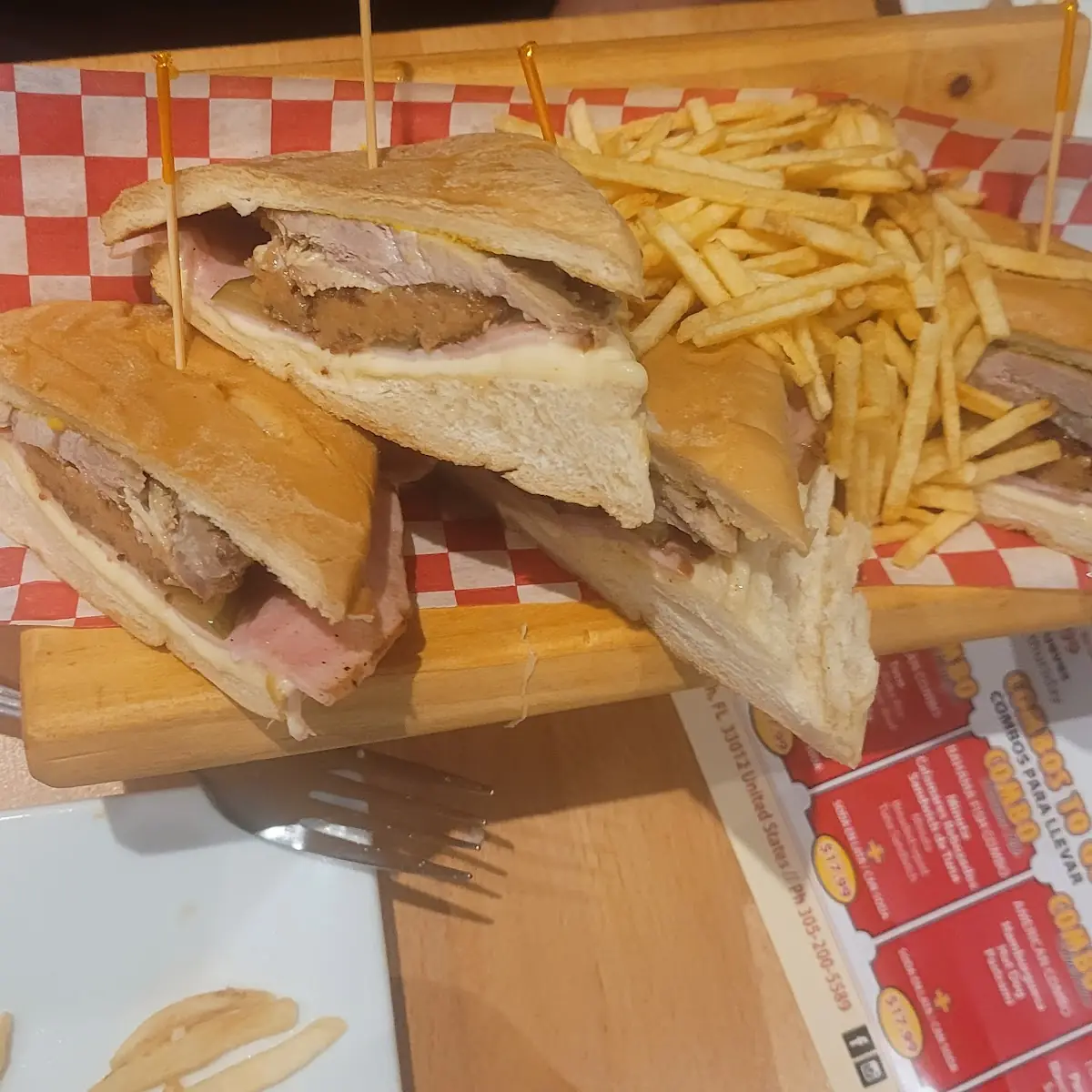 Sándwich de Pollo / Chicken Sandwich