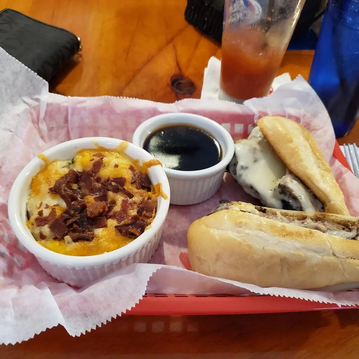 French Dip w Smoked Mac N Cheese