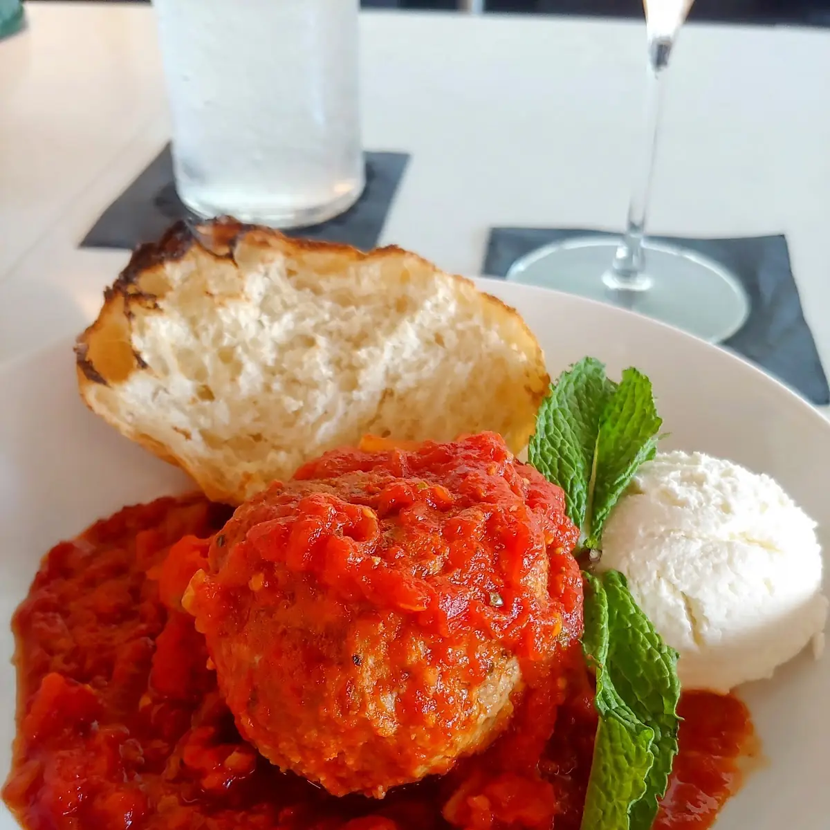 Meatball with Garlic Bread