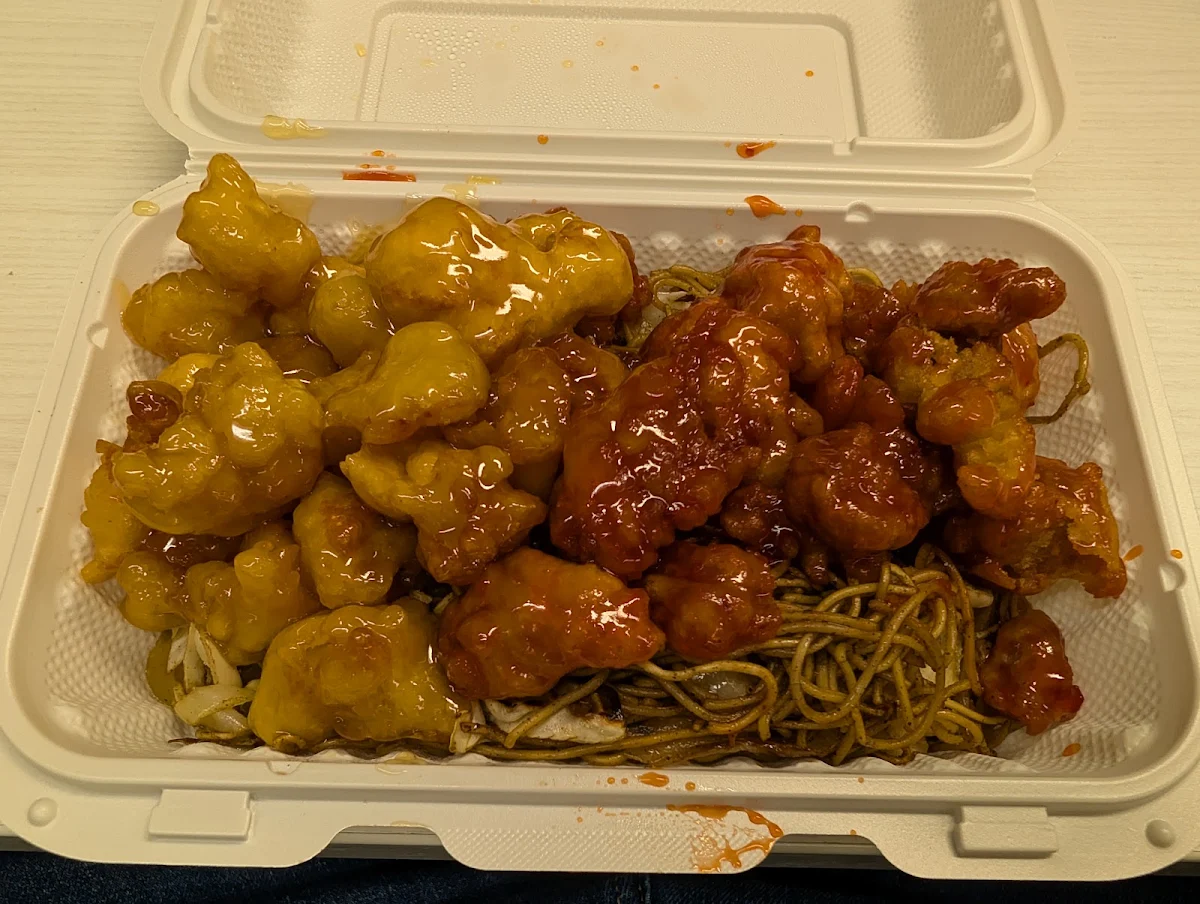Sweer Sour Pork Lemon F Lemon Chicken with Lo Mein, Dizzy D's Diner中西餐厨房