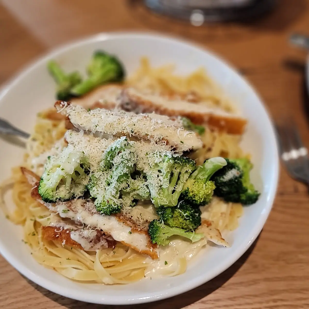 Chicken Alfredo with Broccoli