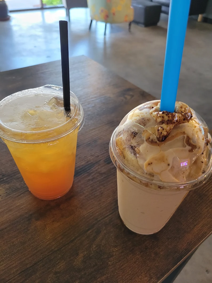 Caramel Macchiatto & Mango Pineapple Tea