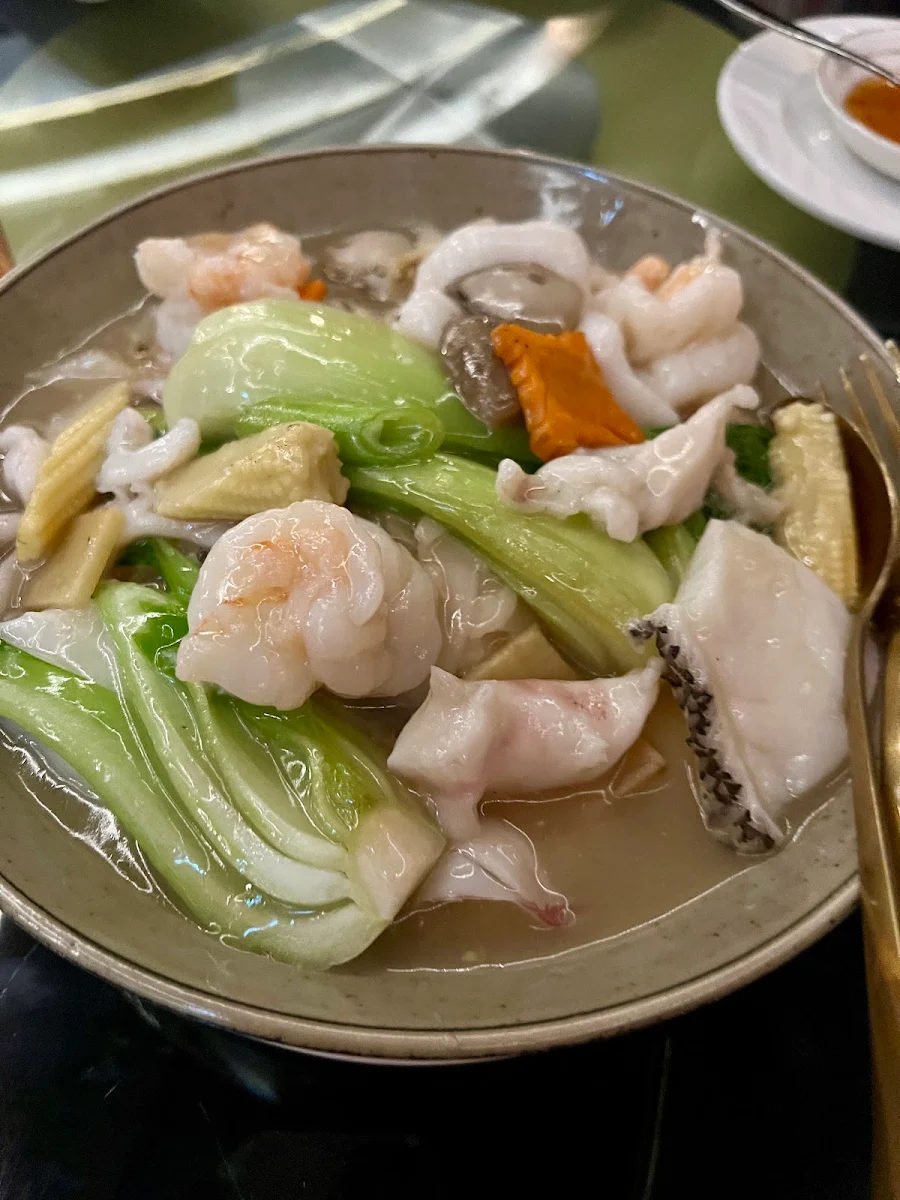 Noodles with Seafood, Lantern On the Quay