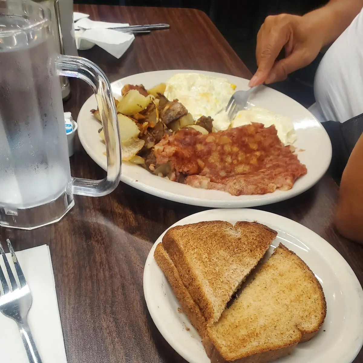 Eggs Home Fries & Corned Beef Hash