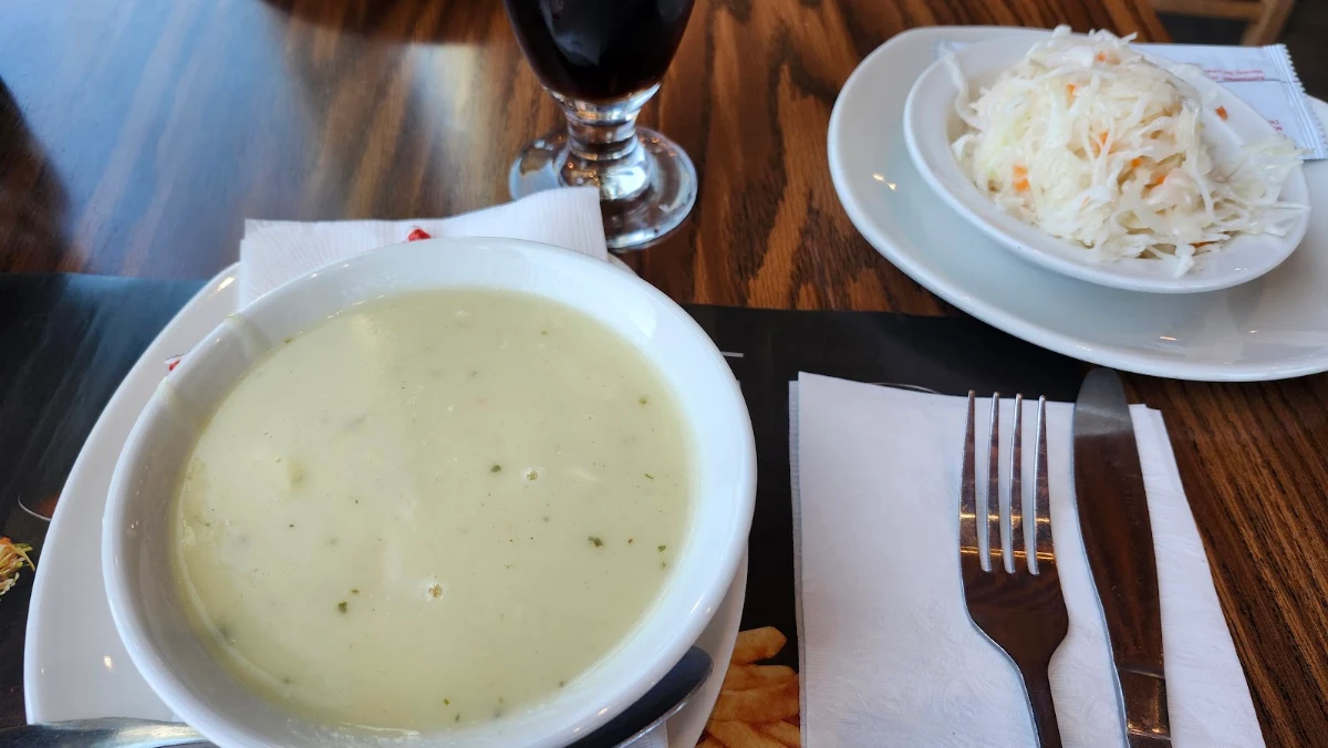 Crème de Poulet, Restaurant et bar St-Hubert