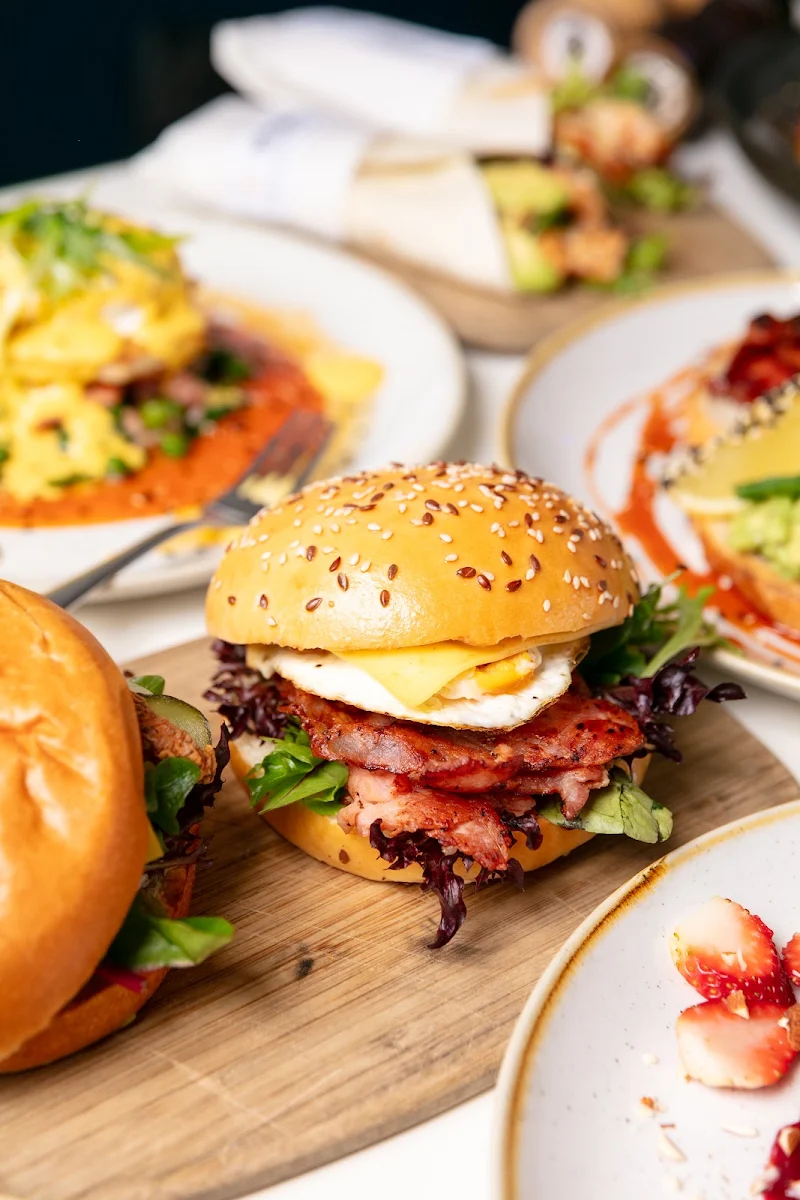 Brunch Burger, Rubika Cafe & Bar