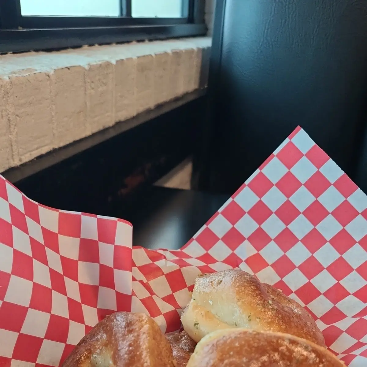 Dozen Garlic Rolls w Dipping Sauce