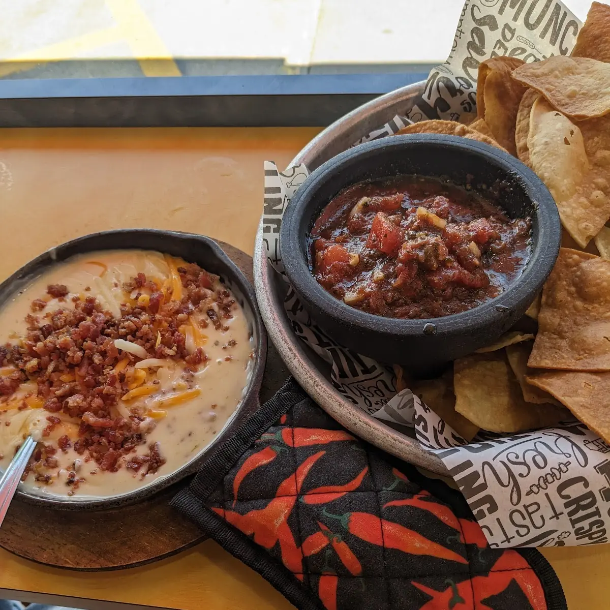 Green Chile Queso Dip