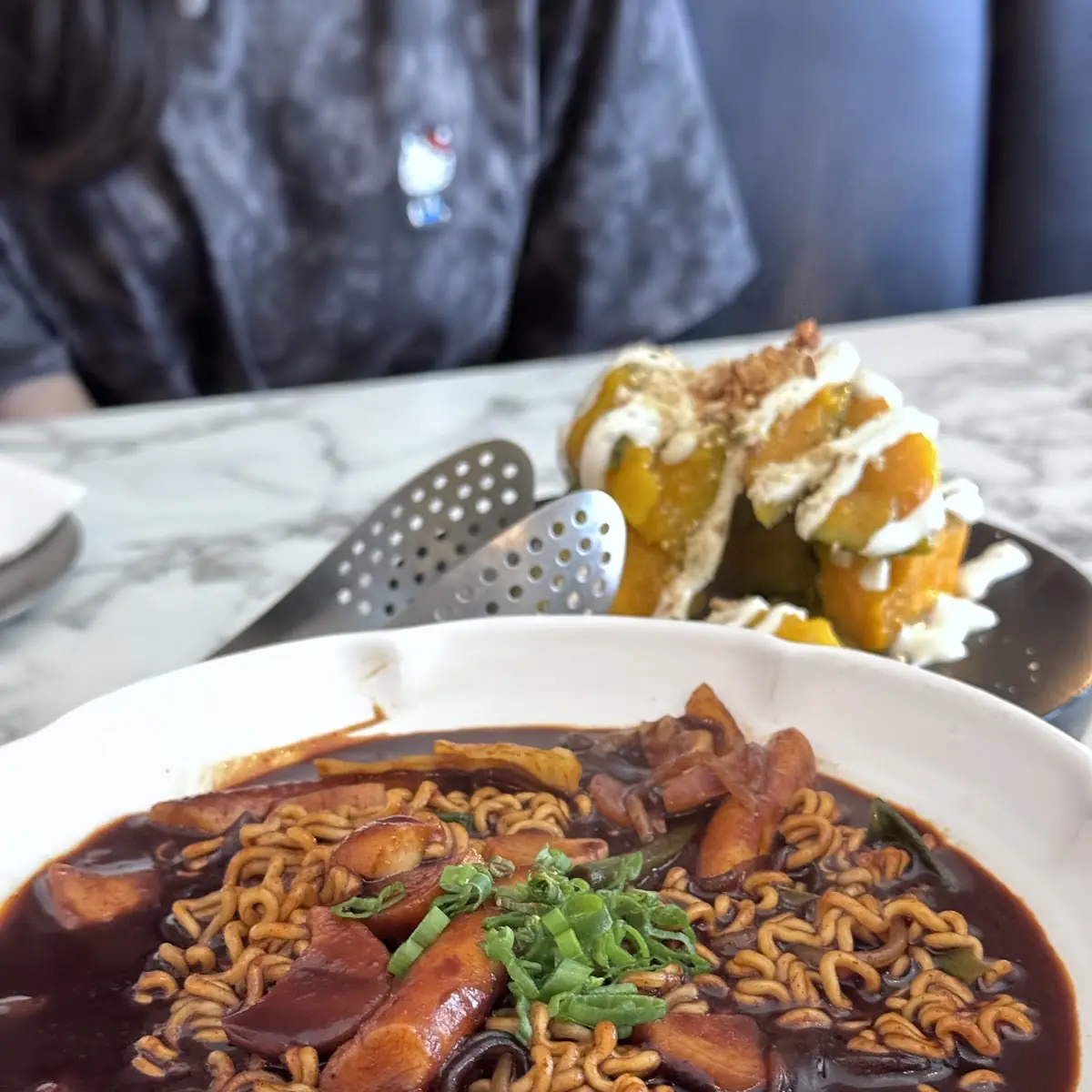 철판짜장 Korean Black Bean Noodles, Comma