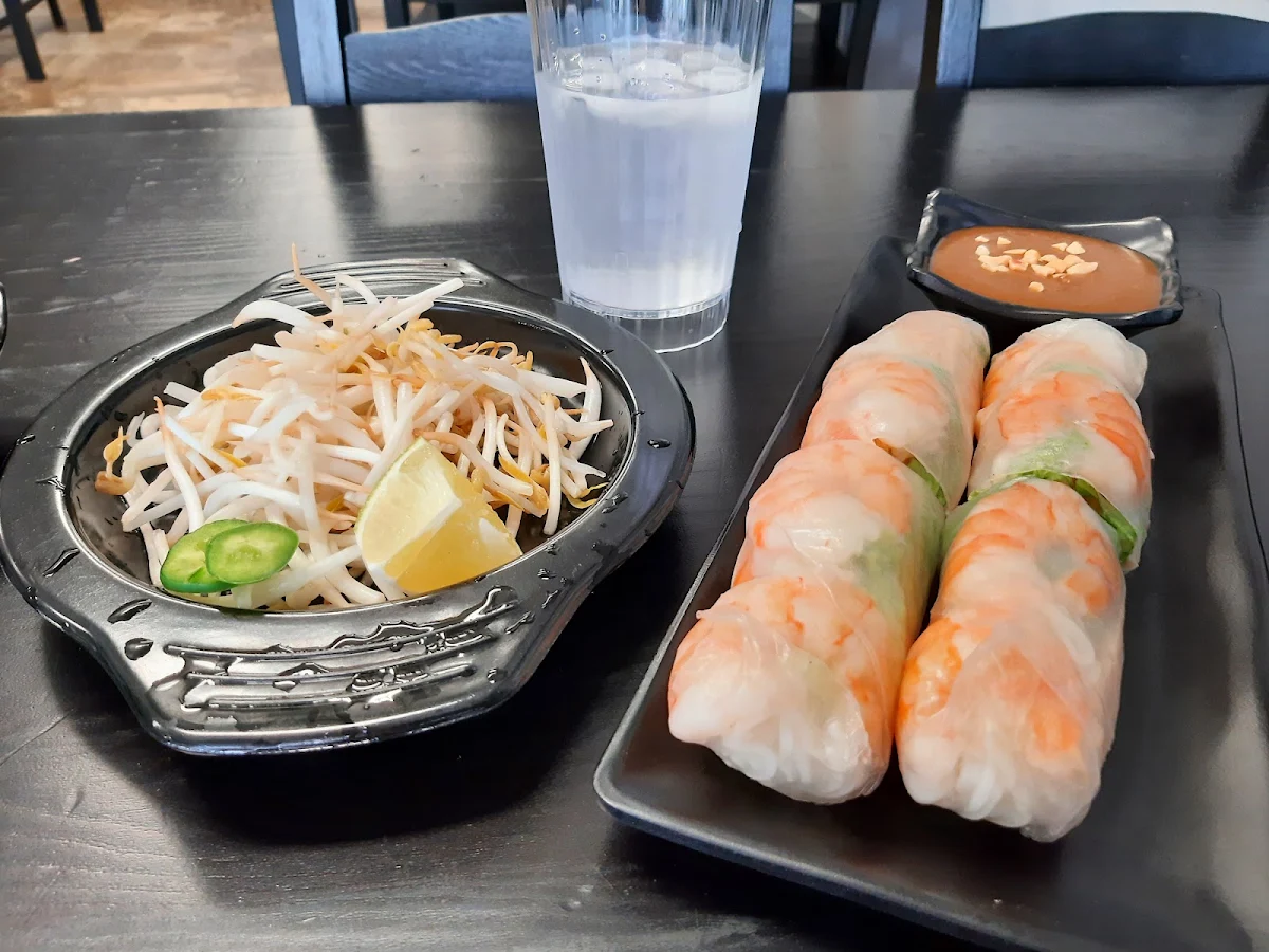 Salad Roll w Prawns
