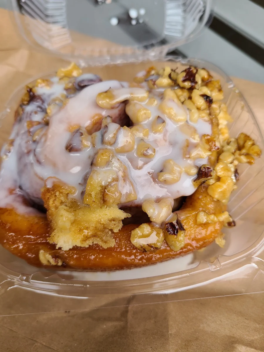 Cinnamon Roll with Walnuts